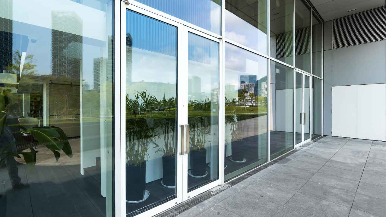 Jasa Pintu Kaca Ruko Minimalis Desain Modern Terbaru