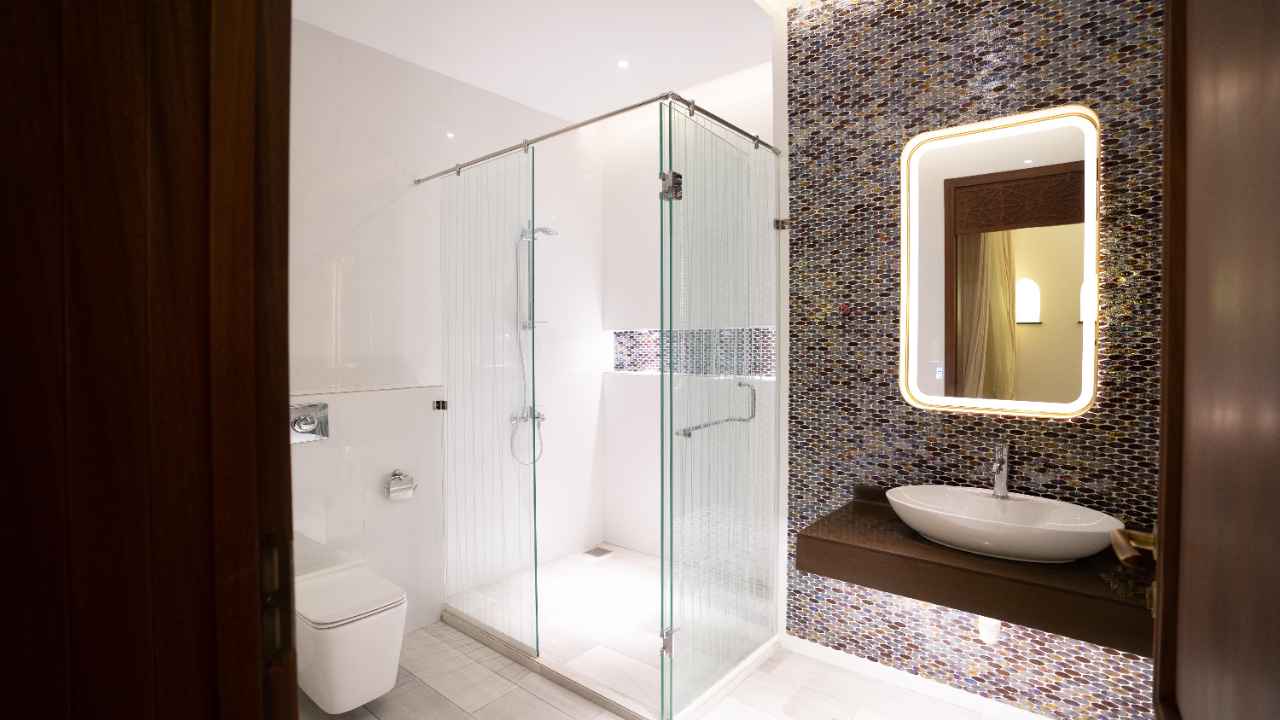 Jasa Sekat Kaca Kamar Mandi Aluminium Modern Minimalis