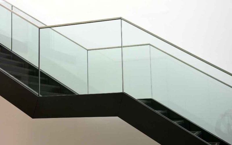 Jasa Railing Tangga Kaca Tempered Minimalis