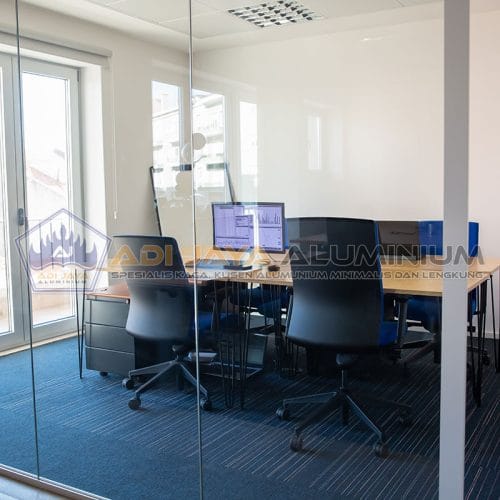 Harga Partisi Kaca Tempered 10mm: Kelebihan & Tips Memilihnya