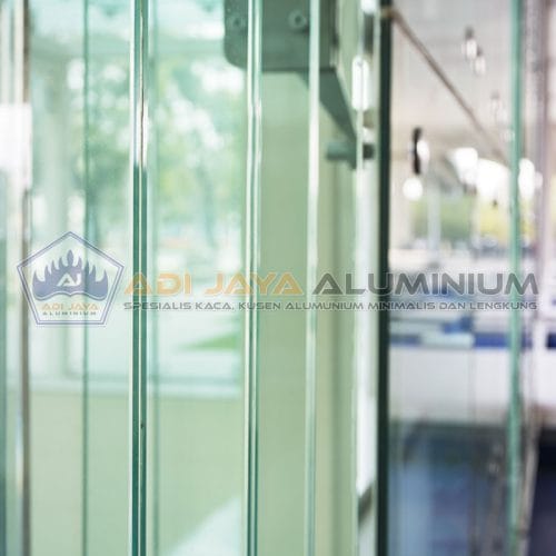 Harga Partisi Kaca Tempered 20mm: Kelebihan & Tips Memilihnya