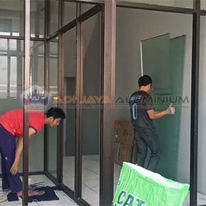 Jasa Bongkar Pasang Kusen Aluminium