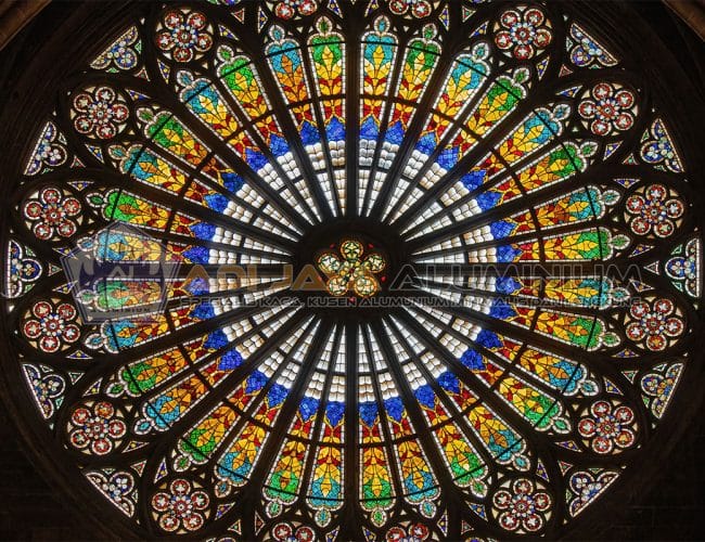 Kaca Patri Bulat: Elegan untuk Dekorasi Jendela dan Pintu Rumah