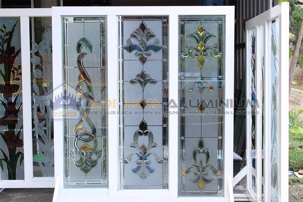 Kaca Patri Minimalis