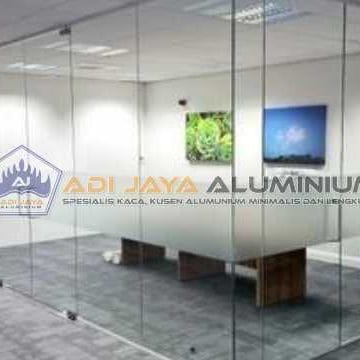 Jasa pasang sekat kaca tempered kantor kedap suara murah Jakarta