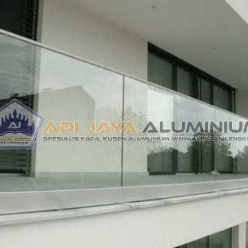 Tukang kaca tempered railing balkon tanpa tiang view luas Bekasi