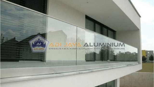 Tukang kaca tempered railing balkon tanpa tiang view luas Bekasi
