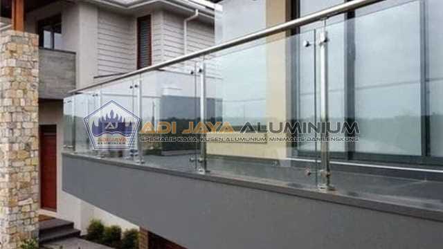 kaca tempered railing balkon